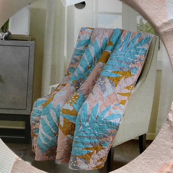 NWT Quilted Throw 50”x70” - Picture 2 of 5